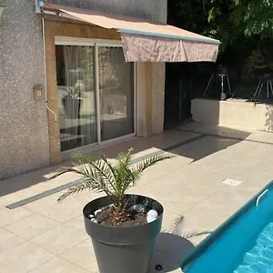  Hébergement de vacances L'appartement Du Micocoulier